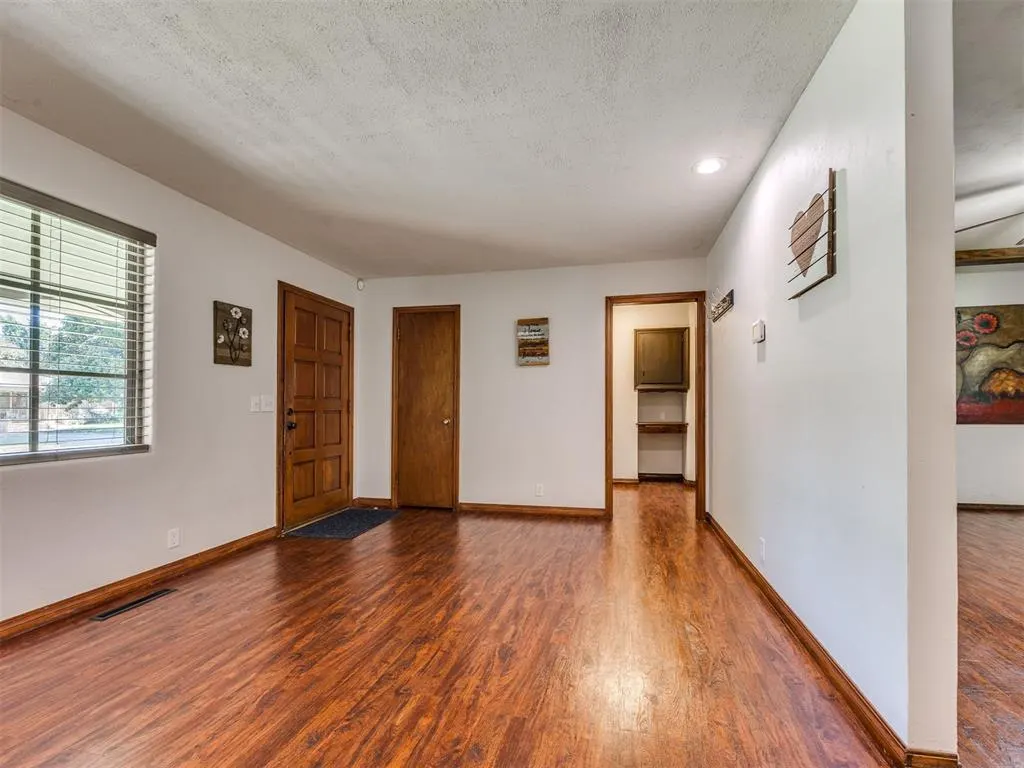 Photo 8 — 1209 N Sterling Avenue, Oklahoma City, OK 73127