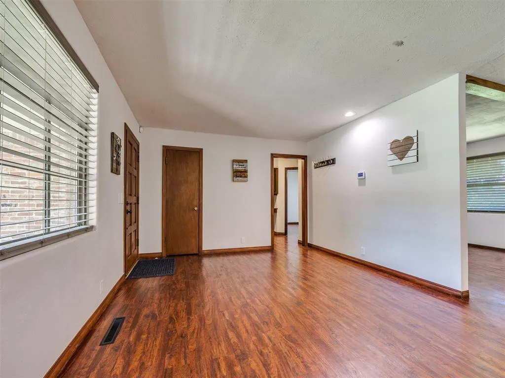 Photo 9 — 1209 N Sterling Avenue, Oklahoma City, OK 73127