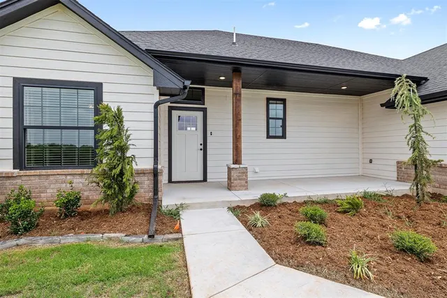 Photo 4 — 2908 Redwood Court, Newcastle, OK 73065