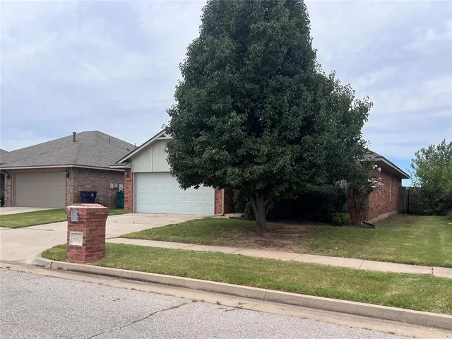 Photo 2 — 8001 John Robert Drive, Oklahoma City, OK 73135