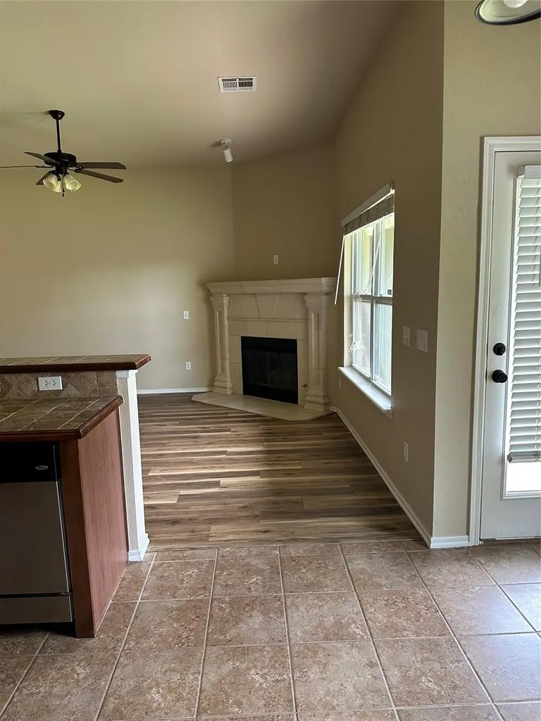 Photo 10 — 8001 John Robert Drive, Oklahoma City, OK 73135