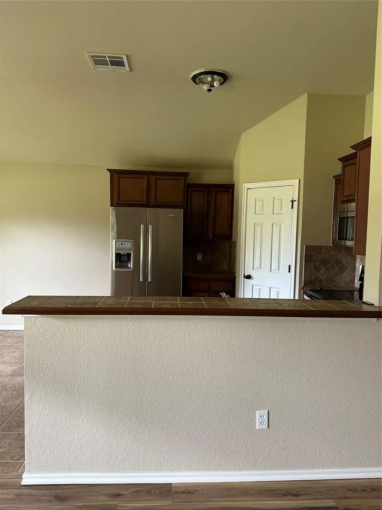 Photo 11 — 8001 John Robert Drive, Oklahoma City, OK 73135