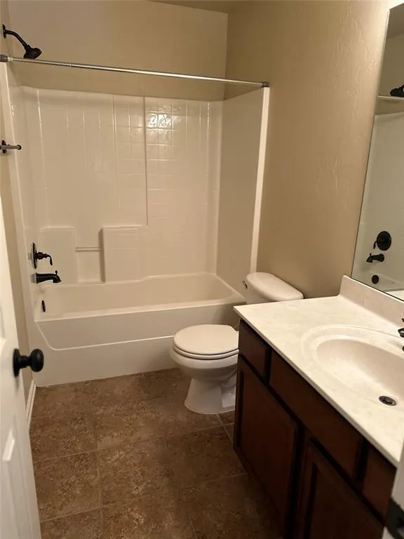Photo 18 — 8001 John Robert Drive, Oklahoma City, OK 73135