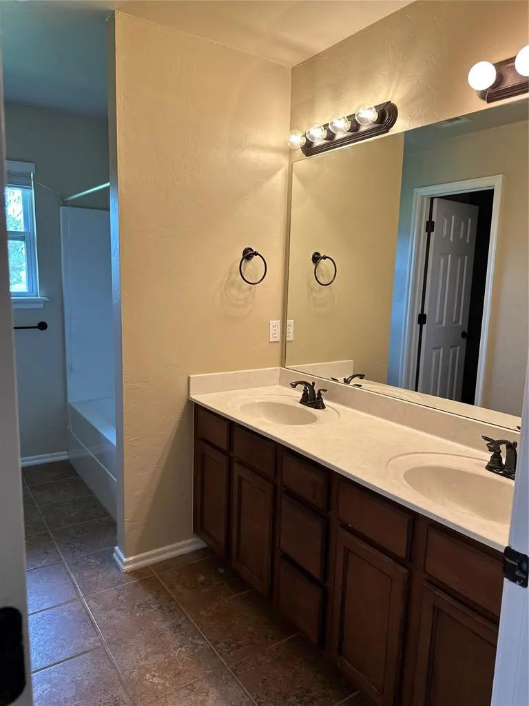 Photo 27 — 8001 John Robert Drive, Oklahoma City, OK 73135