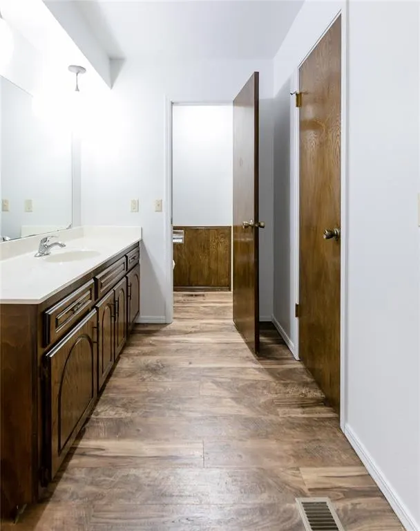 Photo 14 — 1700 E RIDGEWAY Street, Weatherford, OK 73096