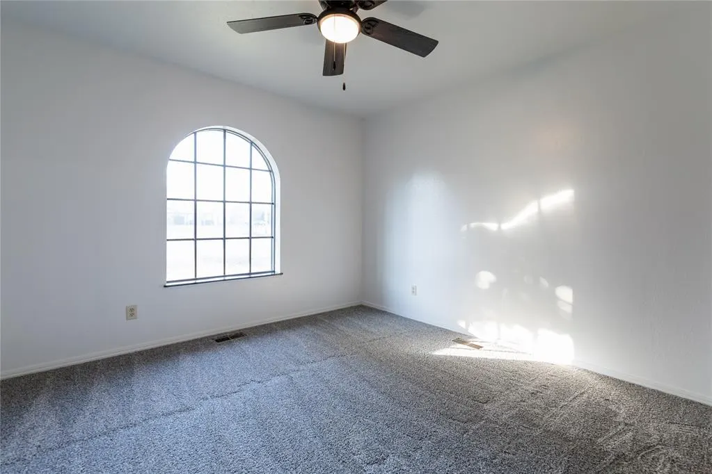 Photo 18 — 1700 E RIDGEWAY Street, Weatherford, OK 73096