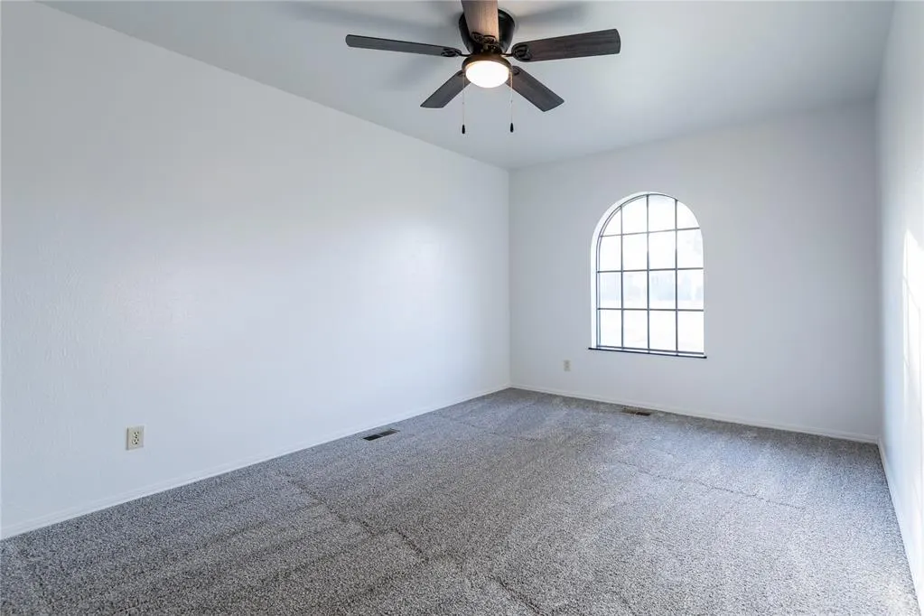 Photo 19 — 1700 E RIDGEWAY Street, Weatherford, OK 73096