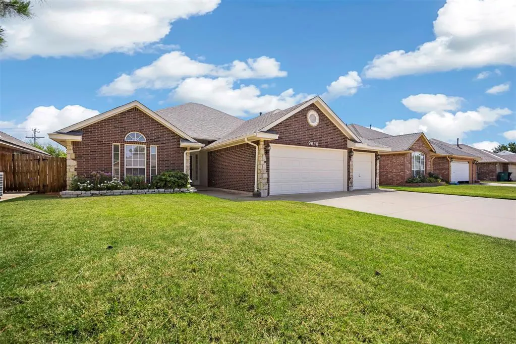 Photo 2 — 9620 Gold Field Place, Oklahoma City, OK 73128