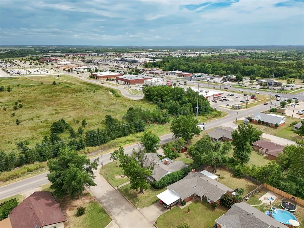 Photo 48 — 4411 N Chapman Avenue, Shawnee, OK 74804