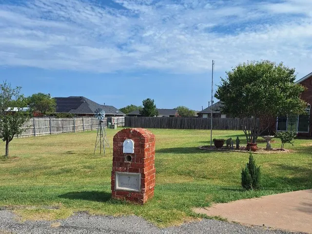 Photo 6 — 7 NW Havenshire Circle, Lawton, OK 73505