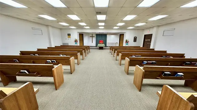 Photo 3 — 737 SW 24th Street, Oklahoma City, OK 73109