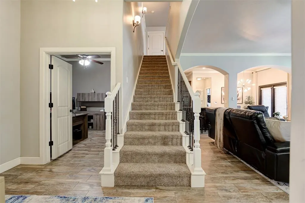 Photo 10 — 5700 St James Place, Oklahoma City, OK 73179