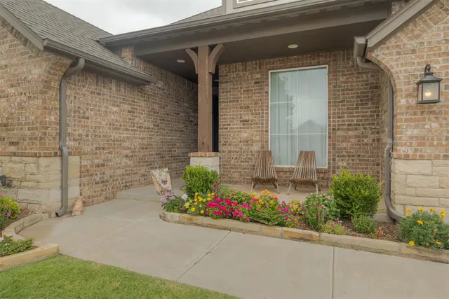 Photo 2 — 5301 NW 117th Terrace, Oklahoma City, OK 73162
