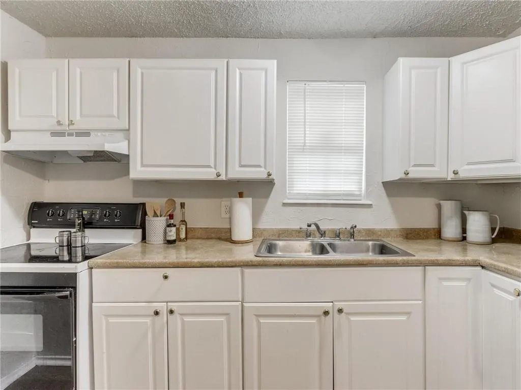 Photo 13 — 1801 NW 8th Street, Oklahoma City, OK 73106