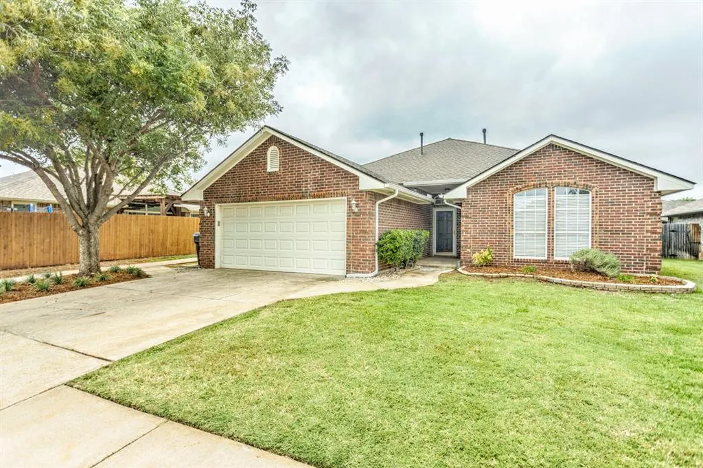 Photo 2 — 13613 Prairie View Lane, Oklahoma City, OK 73142