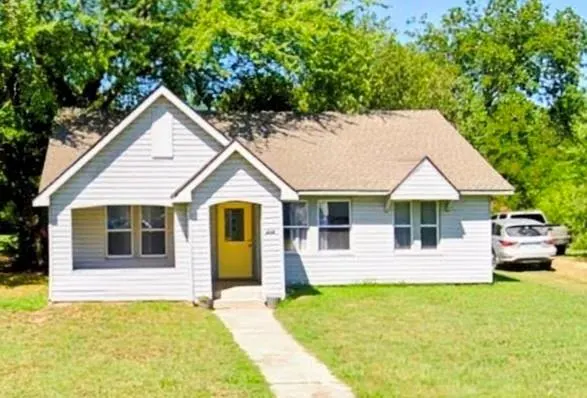 Front exterior — 518 S Oxford Street, Maud, OK 74854