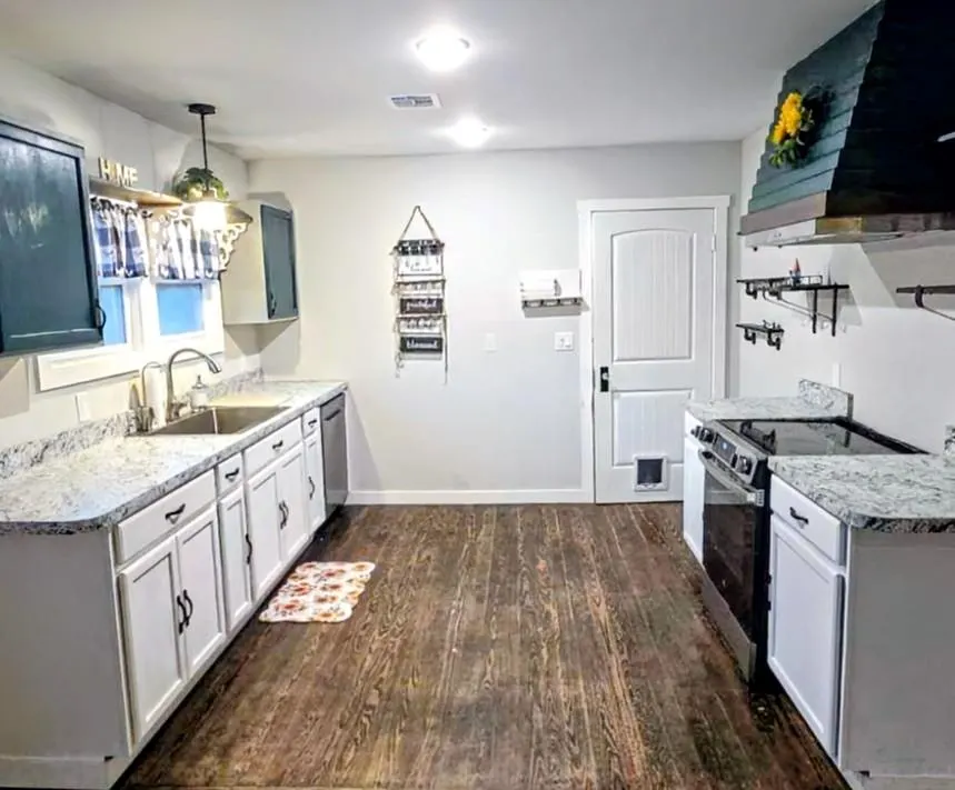 Photo 3 — 518 S Oxford Street, Maud, OK 74854
