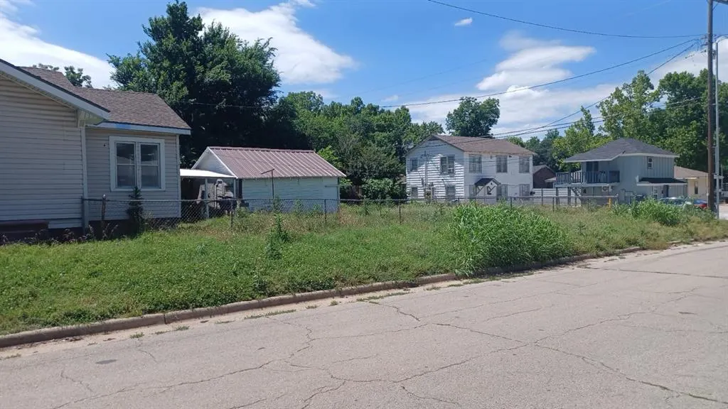 Photo 2 — 243 SE 41 Street, Oklahoma City, OK 73129