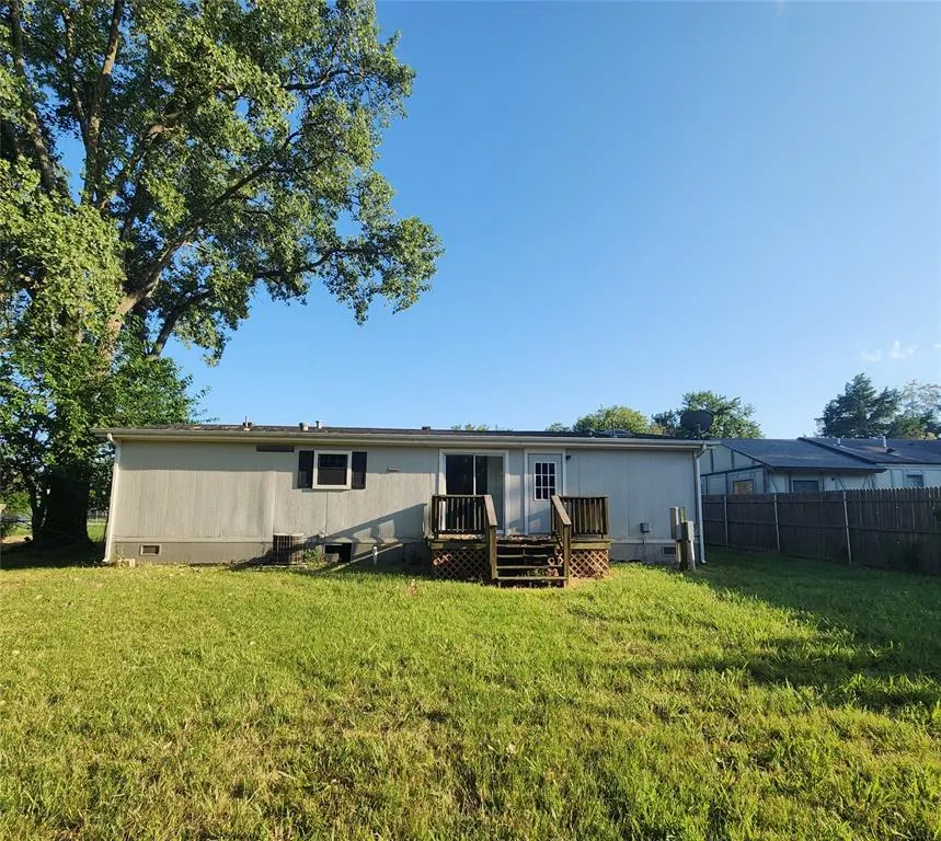 Photo 21 — 705 W Locust Street, Tecumseh, OK 74873