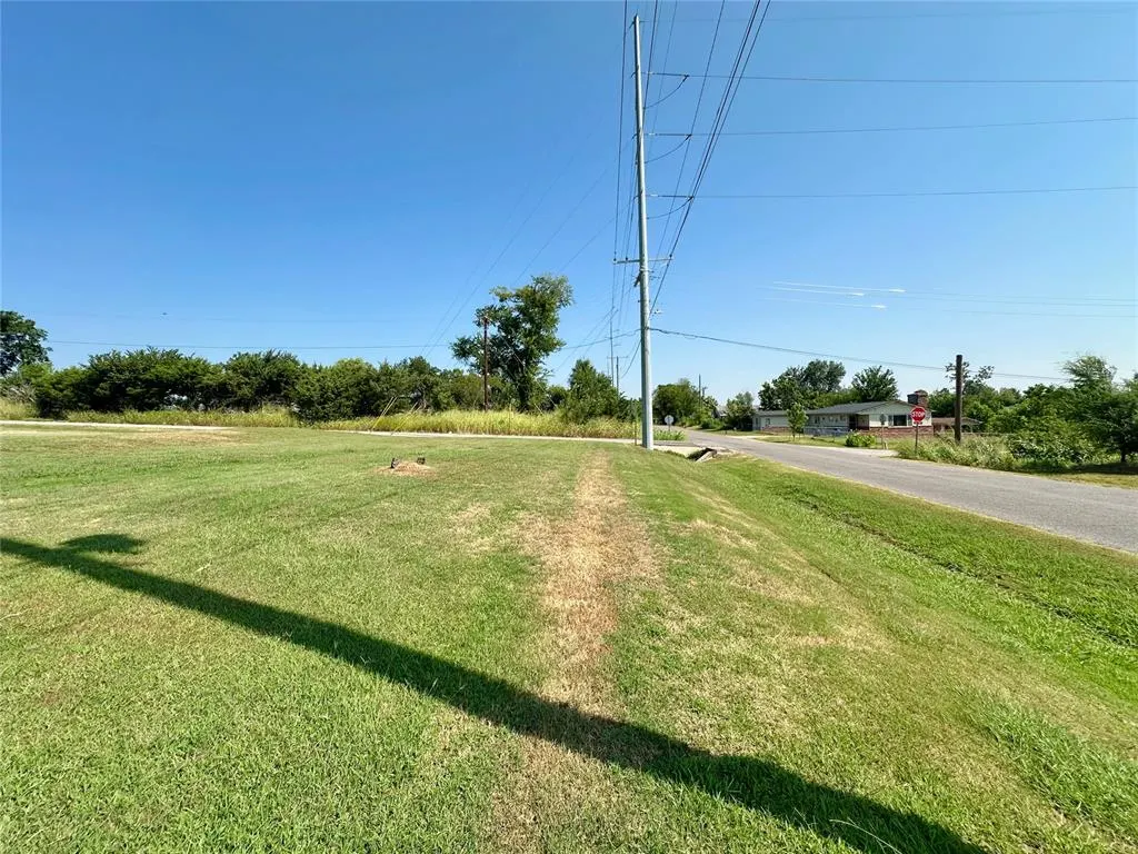Photo 39 — 302 S Leo Avenue, Shawnee, OK 74801