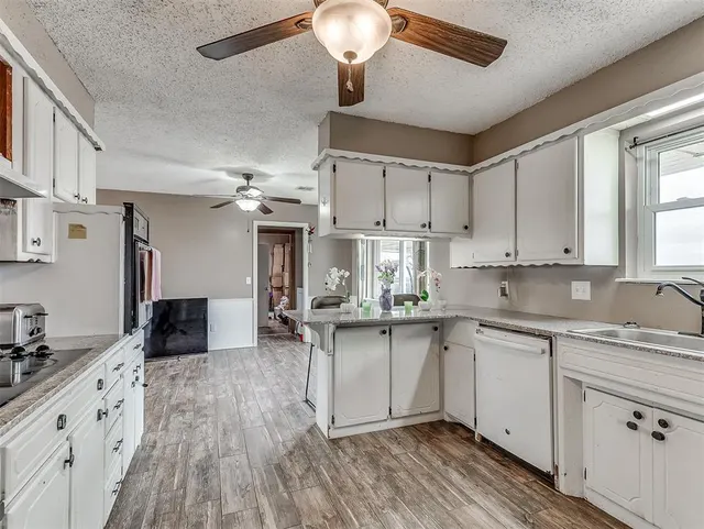 Photo 8 — 14400 W Cooksey Road, Crescent, OK 73028