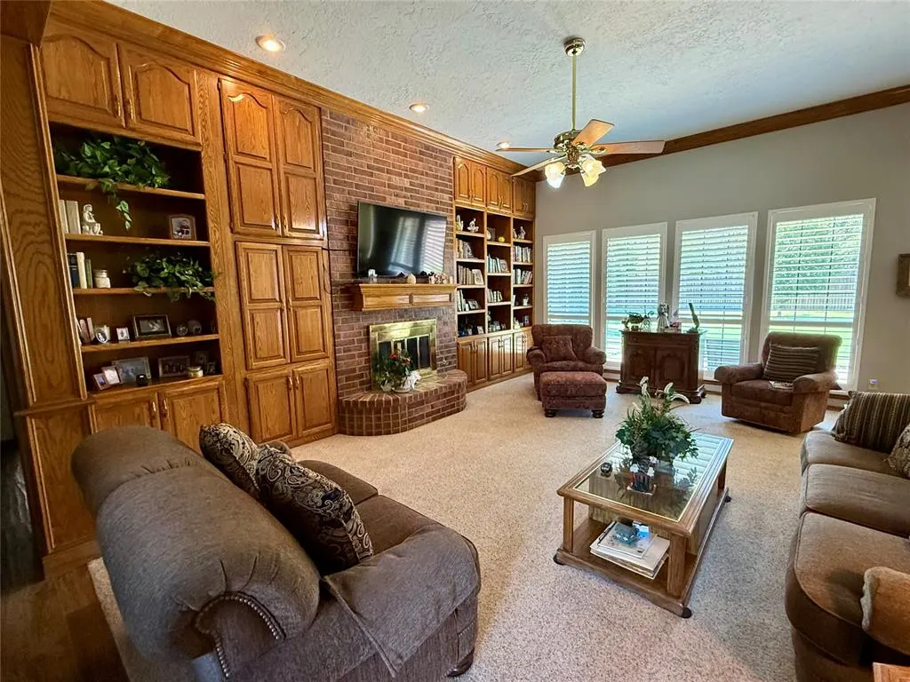 Photo 3 — 2308 Sunup Place, Clinton, OK 73601