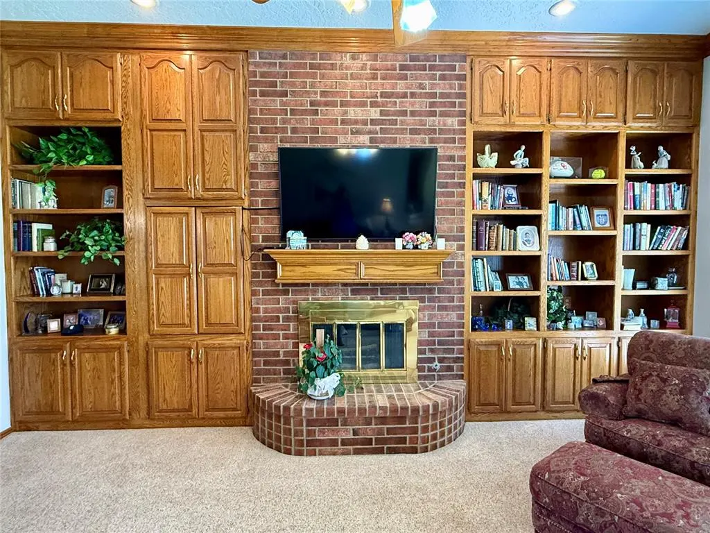 Photo 4 — 2308 Sunup Place, Clinton, OK 73601