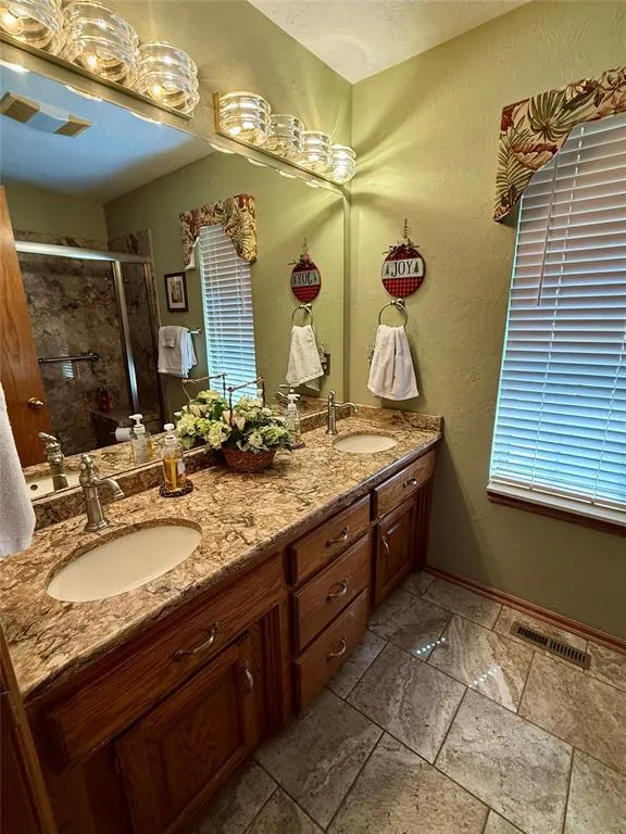 Photo 8 — 2308 Sunup Place, Clinton, OK 73601