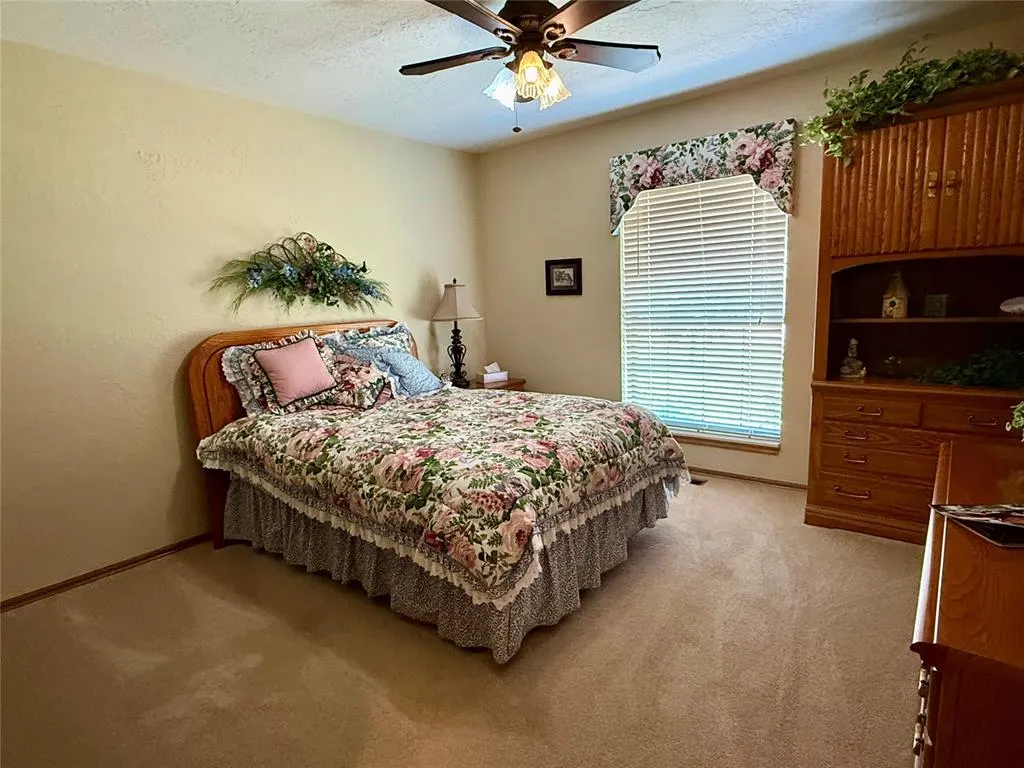 Photo 9 — 2308 Sunup Place, Clinton, OK 73601