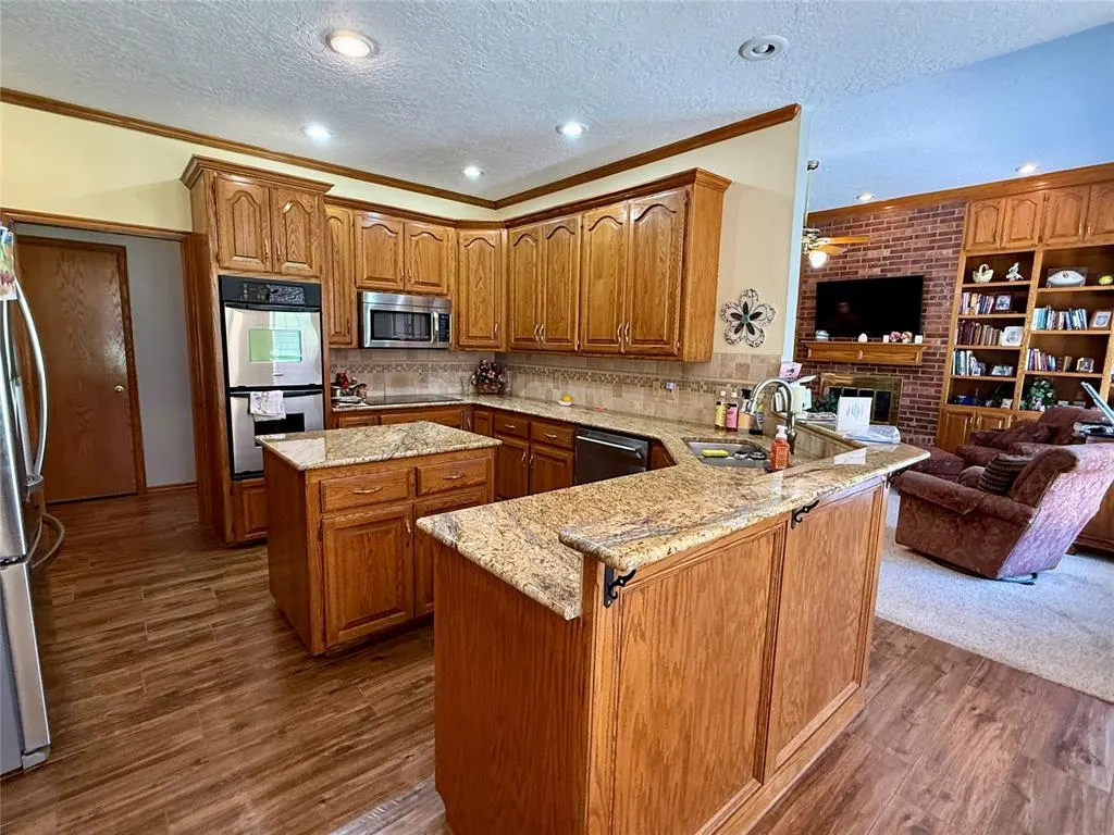Photo 11 — 2308 Sunup Place, Clinton, OK 73601