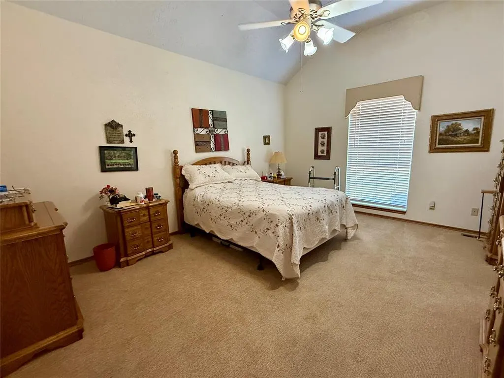 Photo 13 — 2308 Sunup Place, Clinton, OK 73601