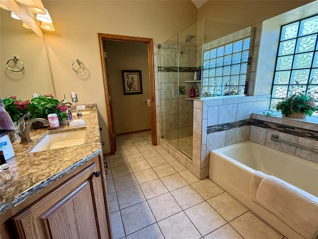 Photo 14 — 2308 Sunup Place, Clinton, OK 73601