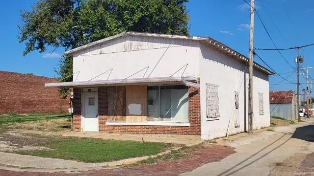 Photo 4 — 114 N 2nd Street, Okemah, OK 74859