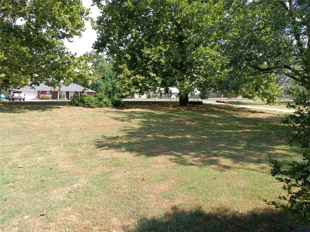 Photo 2 — 19506 Persimmon Lane, Tecumseh, OK 74873