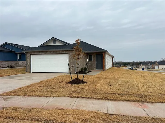 Photo 2 — 1222 Colt Drive, Guthrie, OK 73044