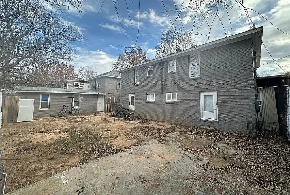 Photo 2 — 28 E Ridgewood Street, Shawnee, OK 74801