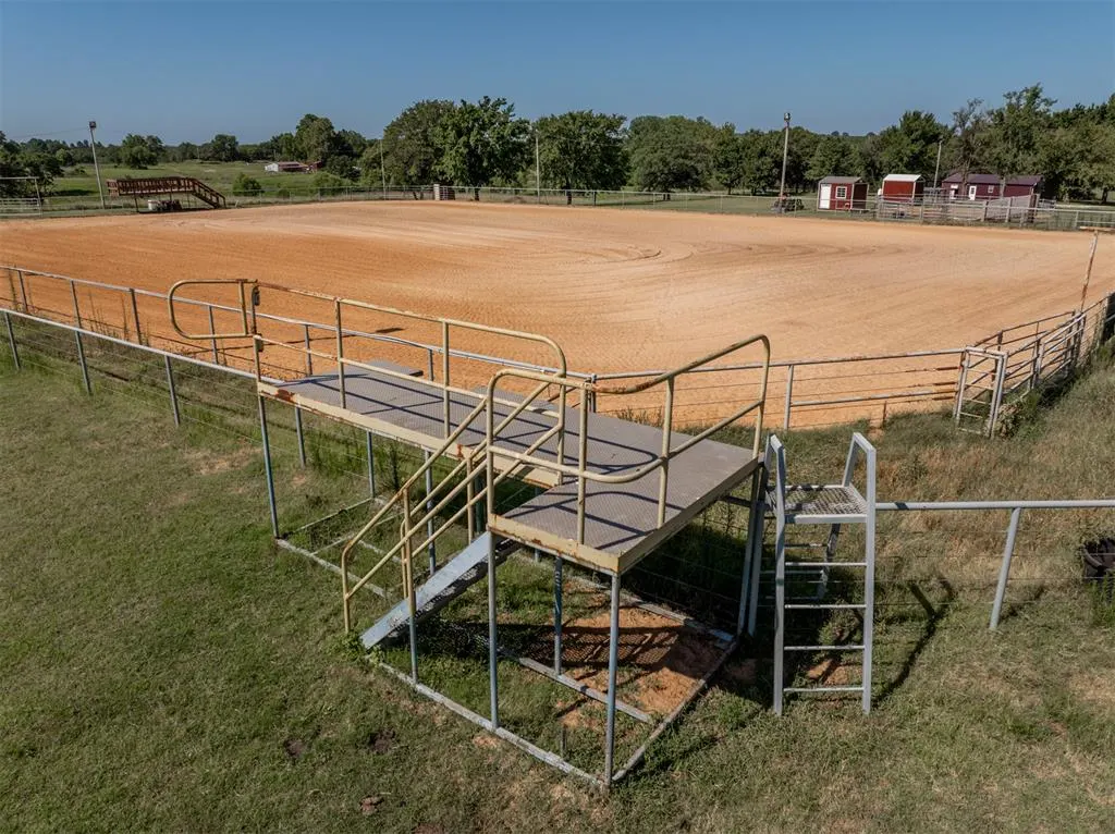 Photo 10 — 98038 N 3745 Road, Okemah, OK 74859
