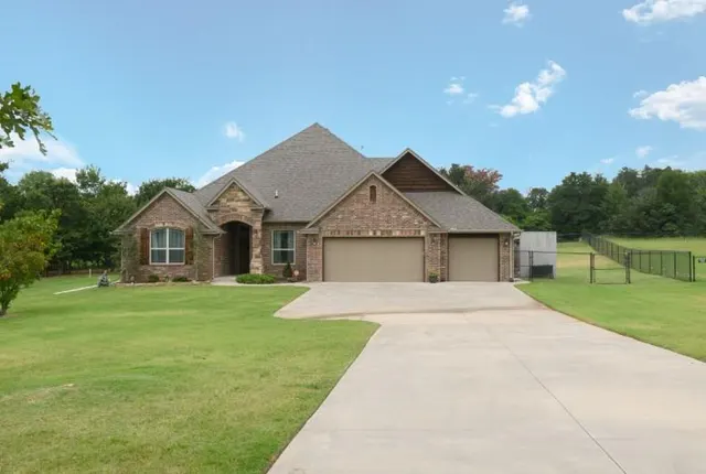 Front exterior — 17771 Piper Glen Drive, Choctaw, OK 73020