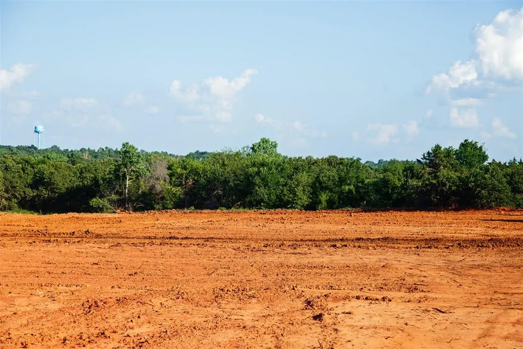 Photo 3 — 005 S Midwest Boulevard, Guthrie, OK 73044