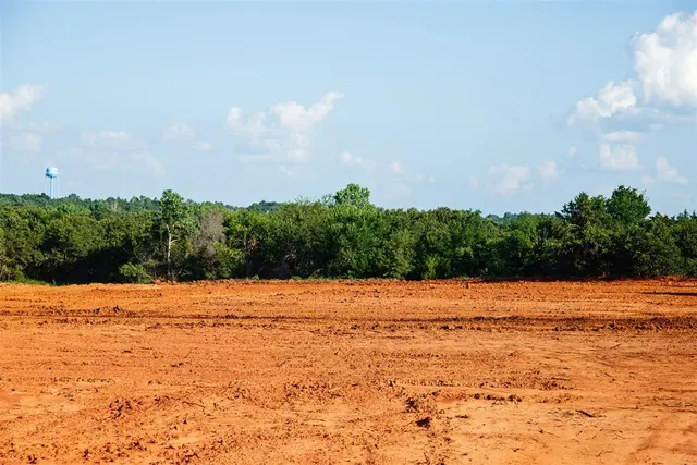 Photo 3 — 005 S Midwest Boulevard, Guthrie, OK 73044