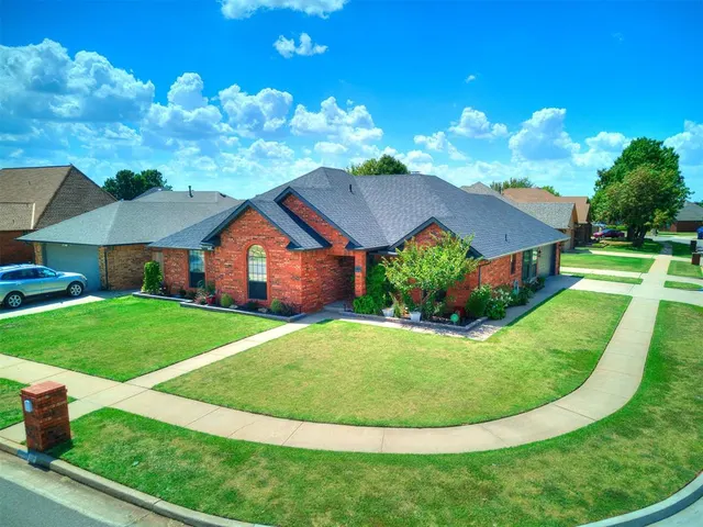 Photo 3 — 9801 S David Drive, Oklahoma City, OK 73159