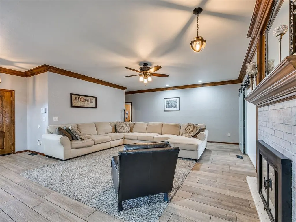 Photo 10 — 9801 S David Drive, Oklahoma City, OK 73159