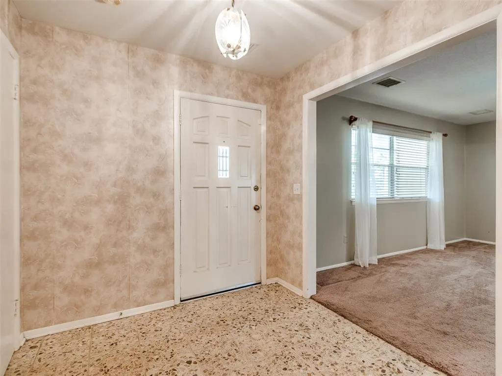 Photo 12 — 6829 NW 27th Street, Bethany, OK 73008