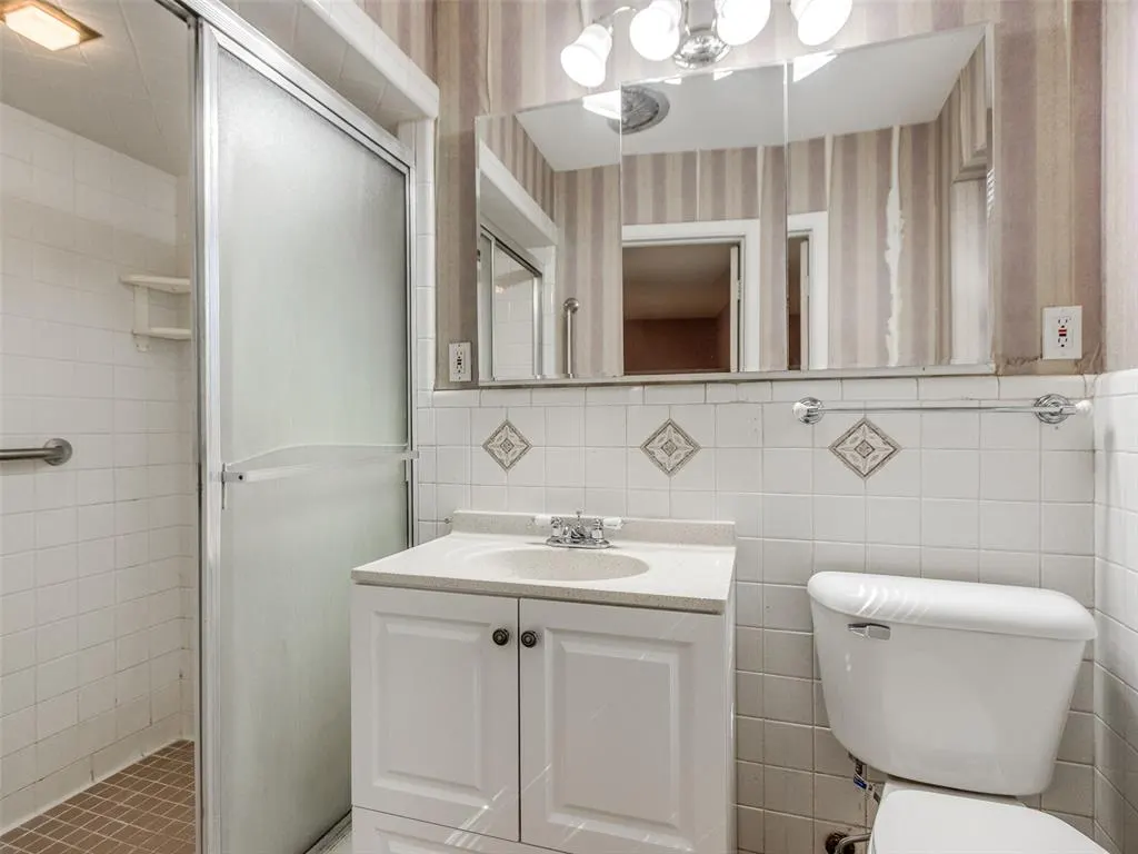 Photo 16 — 6829 NW 27th Street, Bethany, OK 73008