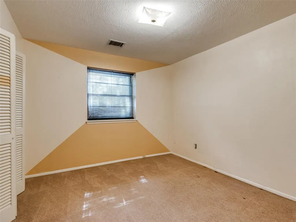 Photo 17 — 6829 NW 27th Street, Bethany, OK 73008