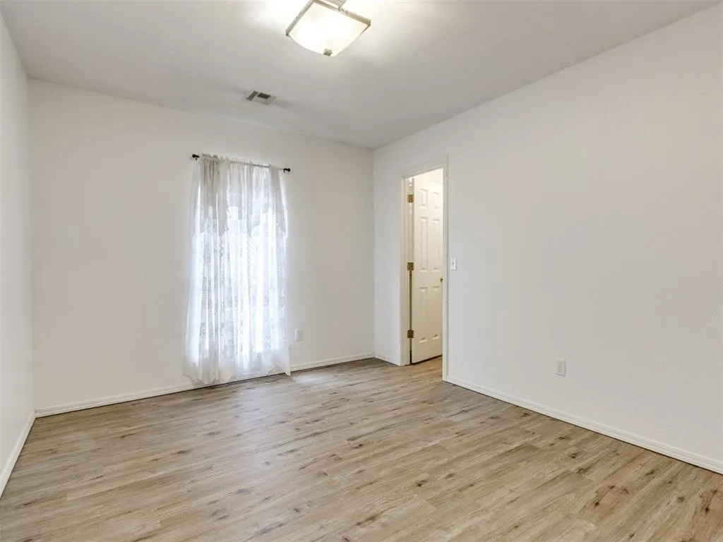 Photo 10 — 1717 Foxfire Road, Edmond, OK 73003