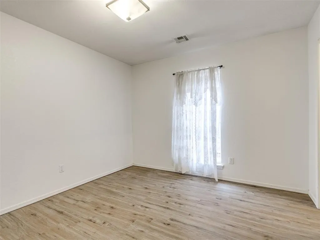 Photo 11 — 1717 Foxfire Road, Edmond, OK 73003