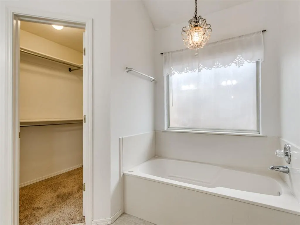 Photo 17 — 1717 Foxfire Road, Edmond, OK 73003