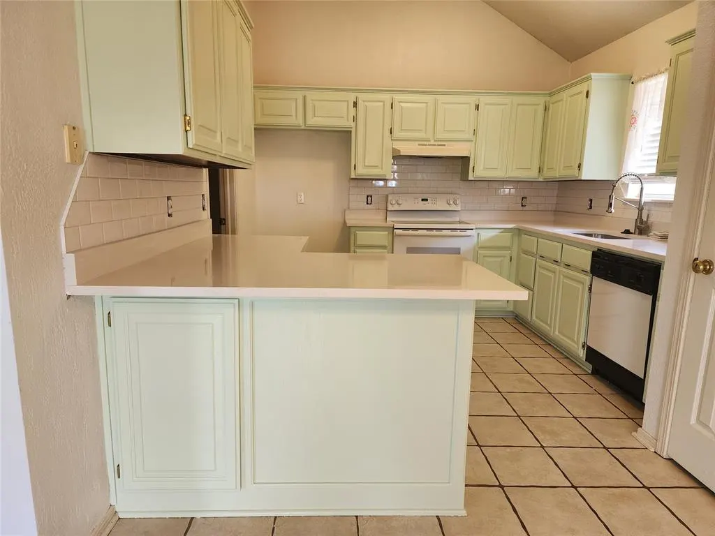Photo 20 — 1717 Foxfire Road, Edmond, OK 73003