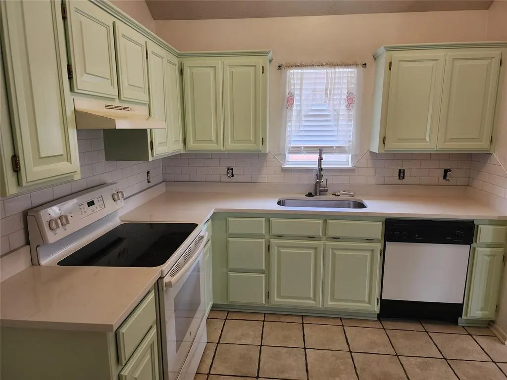 Photo 22 — 1717 Foxfire Road, Edmond, OK 73003